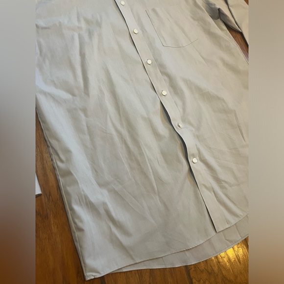 Stafford Travel Easy-Care Broadcloth Men’s light gray button down dress shirt - Picture 11 of 12